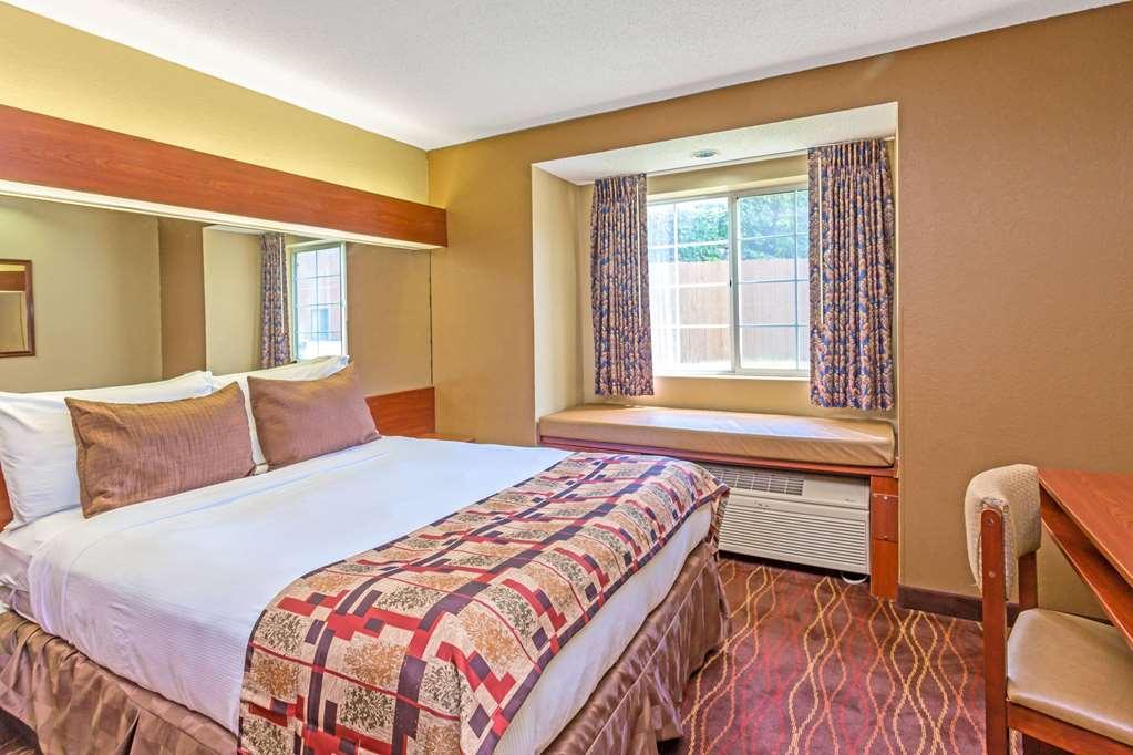 Microtel Inn & Suites By Wyndham Норкрос Номер фото